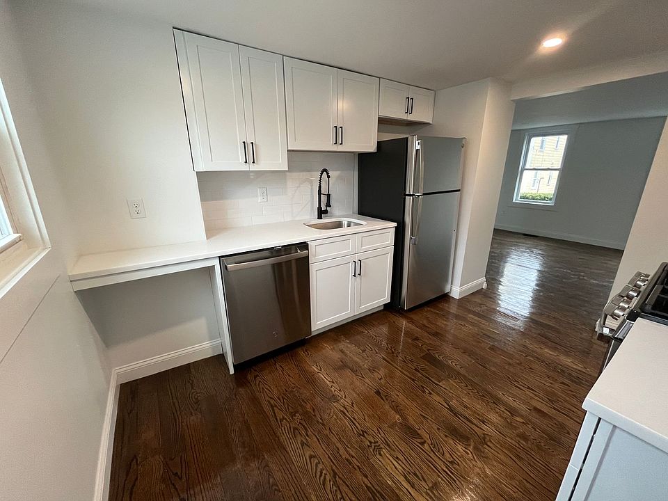 Stoughton Townhouses 284 School St Stoughton MA Zillow