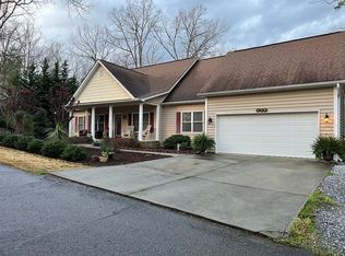 708 Keowee Bay Cir, Salem, SC 29676