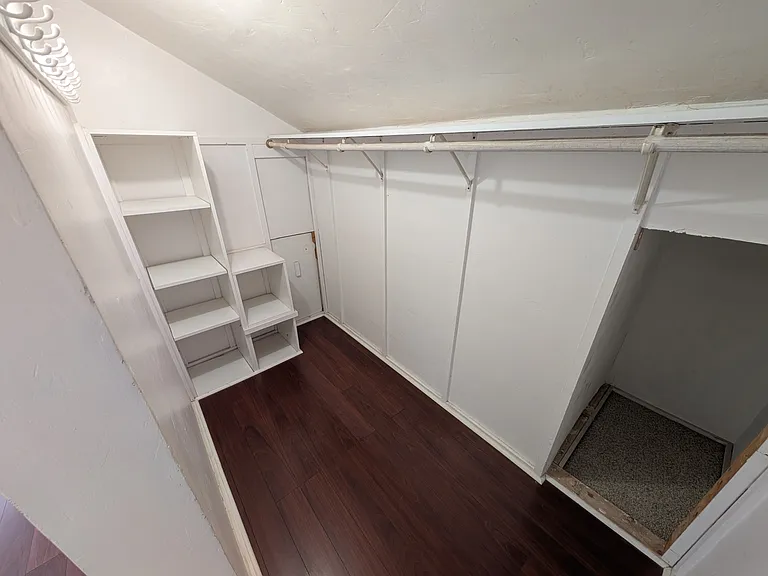 1094 Stillwell Ave — Photo 24