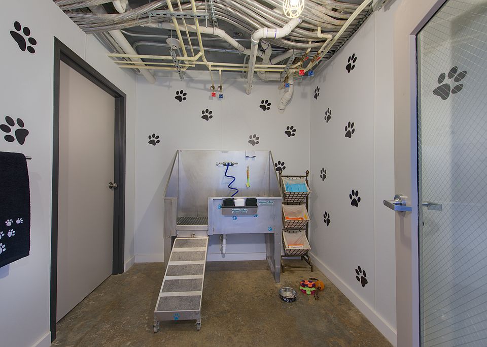 The Metropolitan Apartments Interior Pet Salon