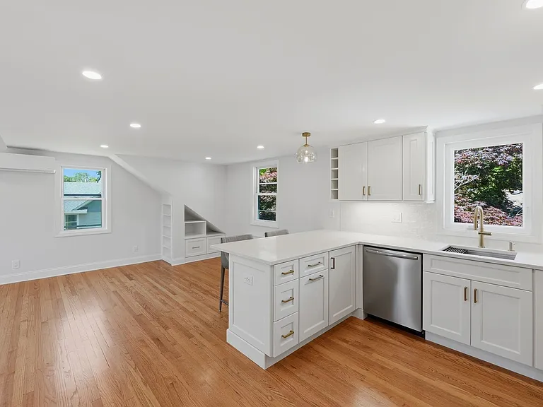 333 Florence Ave #2 — Photo 5