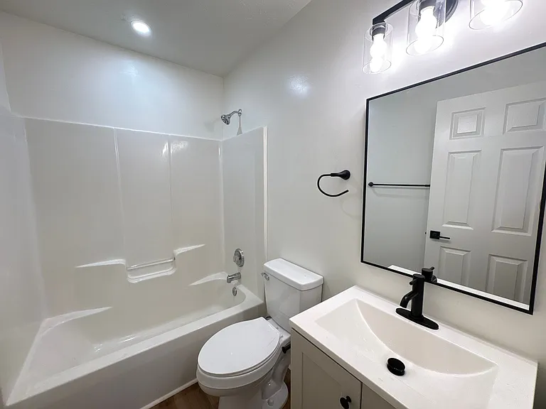 2107 S Seale Rd — Photo 13