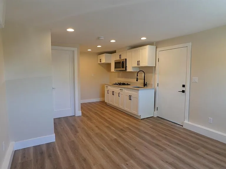 5650 San Vincente Way #B — Photo 8