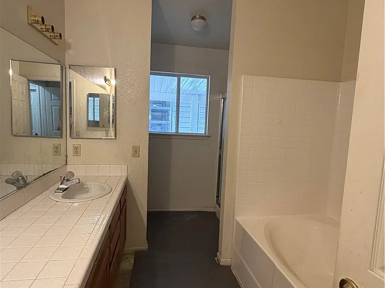 1267 Park Ave — Photo 9