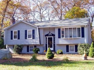 38 Chapel Hill Dr, Attleboro, MA 02703