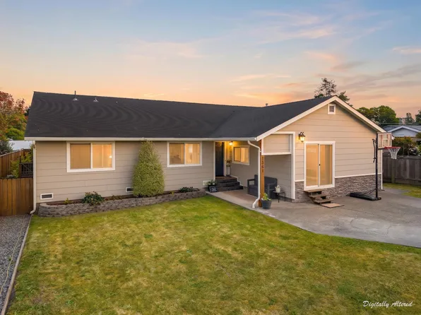 1561 Wood St, Fortuna, CA 95540