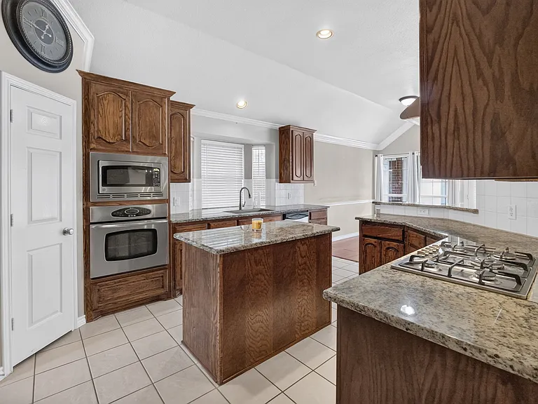 2848 Gillespie Ln — Photo 14