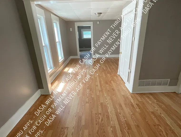 56 Peoria St #LOWER — Photo 2