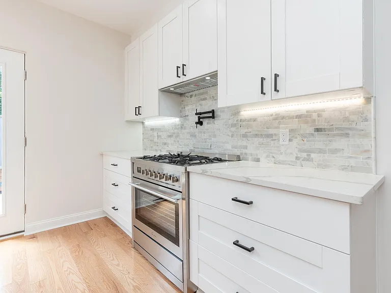 436 Manton St — Photo 4