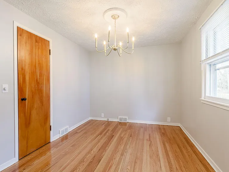 345 Colebourne Rd — Photo 13