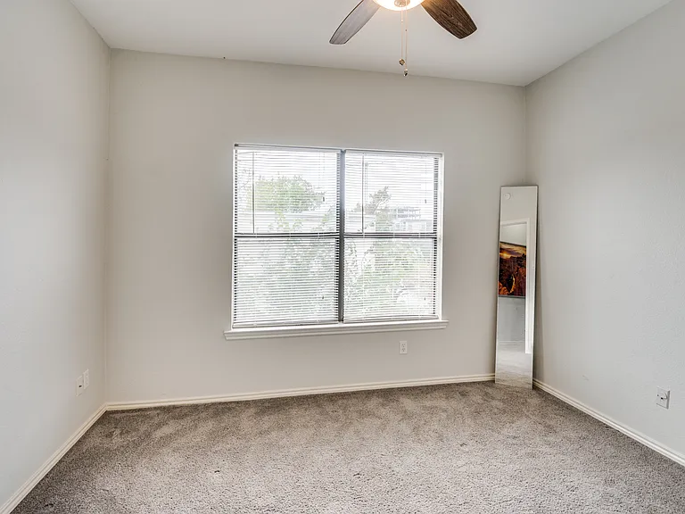 2728 Reagan St #202 — Photo 16