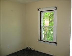 3rd image of 2213 Independence Ave