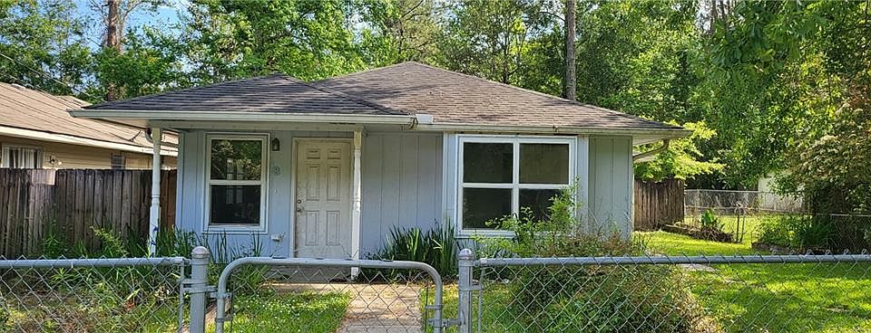 1st image of 35320 Fleetwood Dr