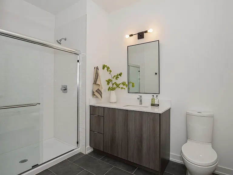 2803 W Henderson St #202 — Photo 6
