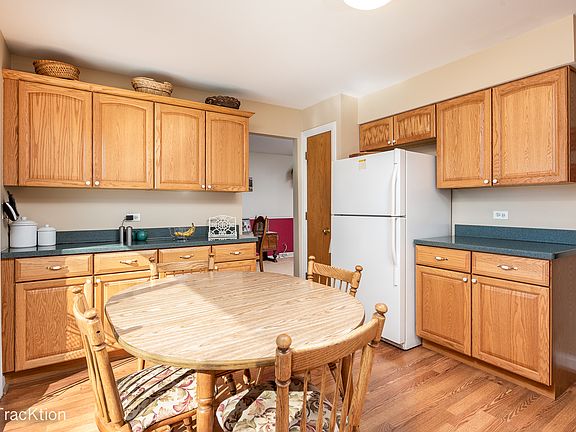 4th image of 2707 Woodridge Dr