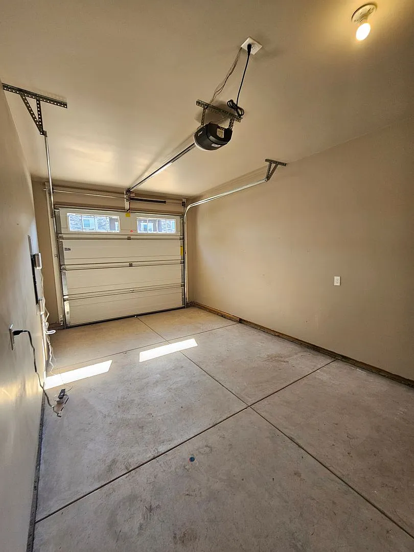 Beautiful Townhome! — Photo 3