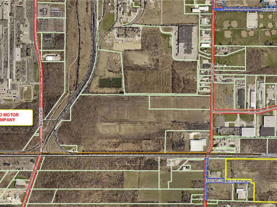 2nd image of 1070 Moore Rd