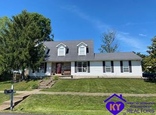 869 Shelby Ave, Radcliff, KY 40160