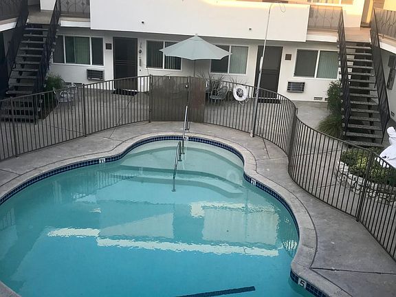 3rd image of 16721 Sherman Way APT 23