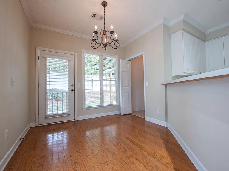 1613 Overcup Cir — Photo 4