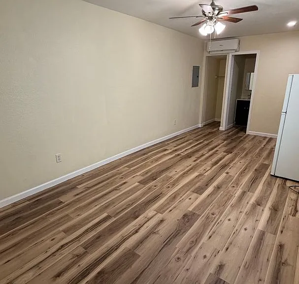 143 Claire Ave N #101 — Photo 7