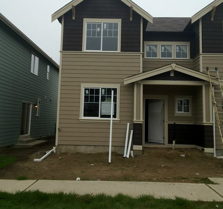 1st image of 1619 Amethyst St SE