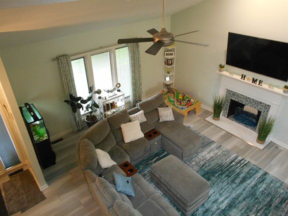 2nd image of 2409 Kingston Pt