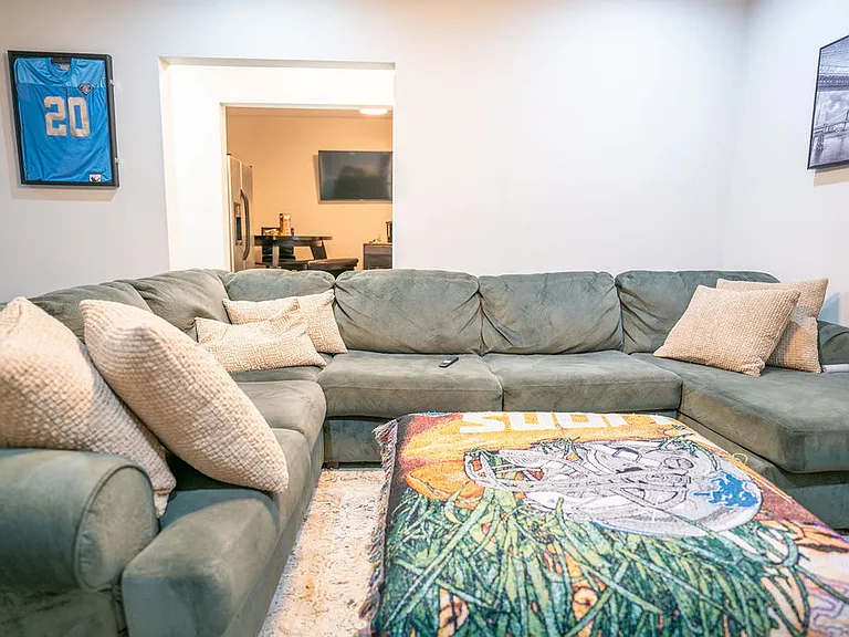 80 Adrians Ln #BASEMENT — Photo 13