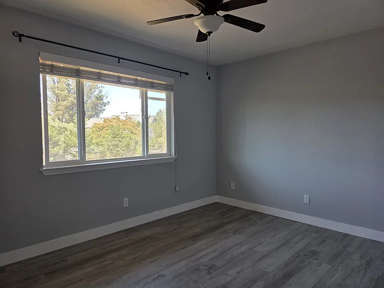 780 W Cotati Ave — Photo 24