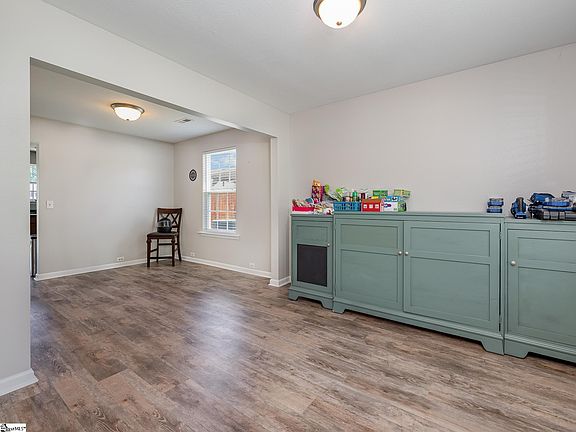 4th image of 48 Brisbane Dr