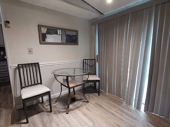 5th image of 10 Parkway