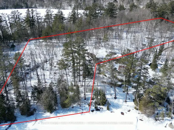 252 Clear Lake Rd, Seguin, ON P2A 2W8