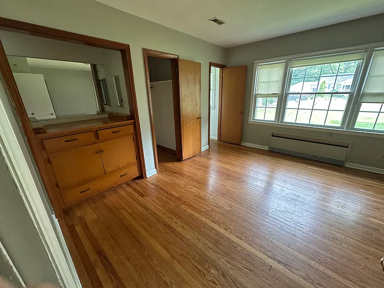 13 N Greenwood Ave — Photo 4