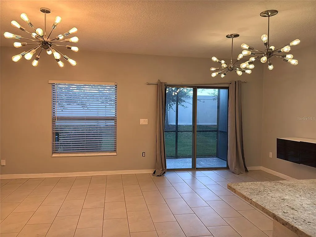 3 bed, 2.5 bath, 1451 sqft, $2,800 — Photo 3