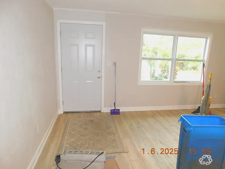 313 Surf St — Photo 12