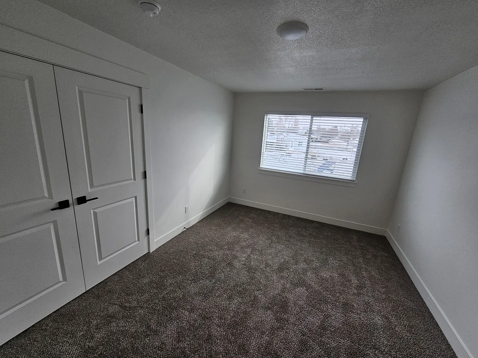 112 E 730 N - Upstairs - 1 — Photo 3