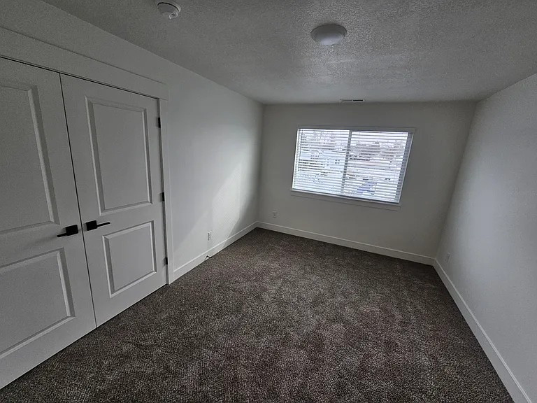 112 E 730 N #1 — Photo 3