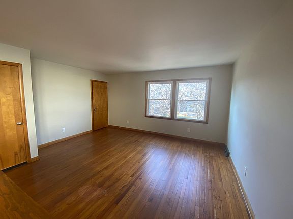 2nd image of 1378 Hollywood Pl #B