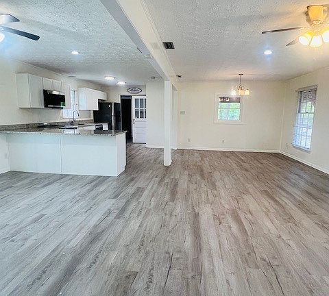 5th image of 908 Habersham Rd