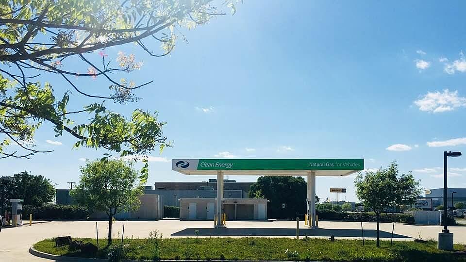 1st image of 2221 Pipeline Rd