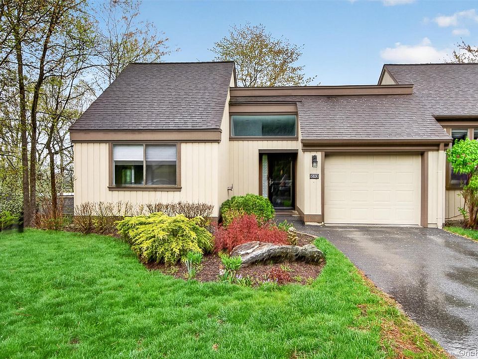 1st image of 582 Heritage Hills #A