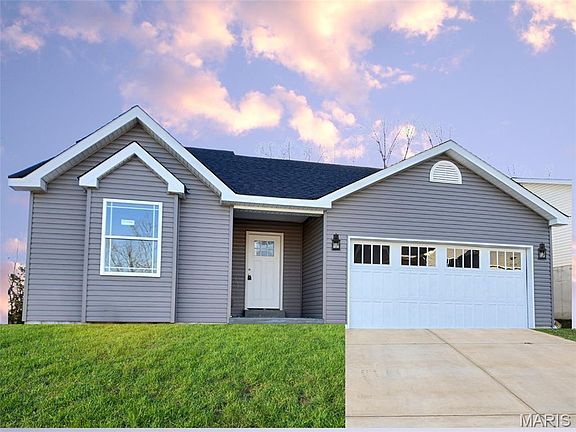 2nd image of 1724 Twelve Oaks Pl