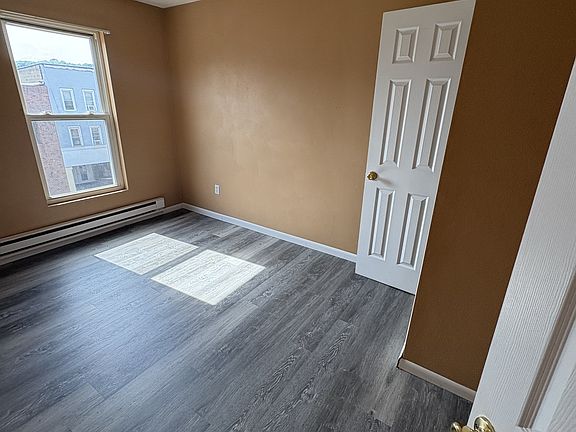 3rd image of 127 Washington Ave APT 3