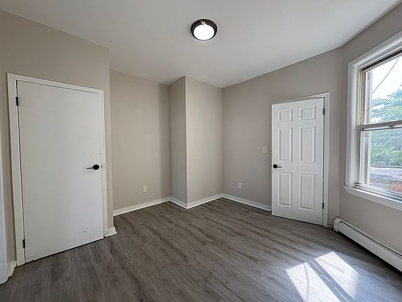 4th image of 137 Wilkinson Ave APT 2L