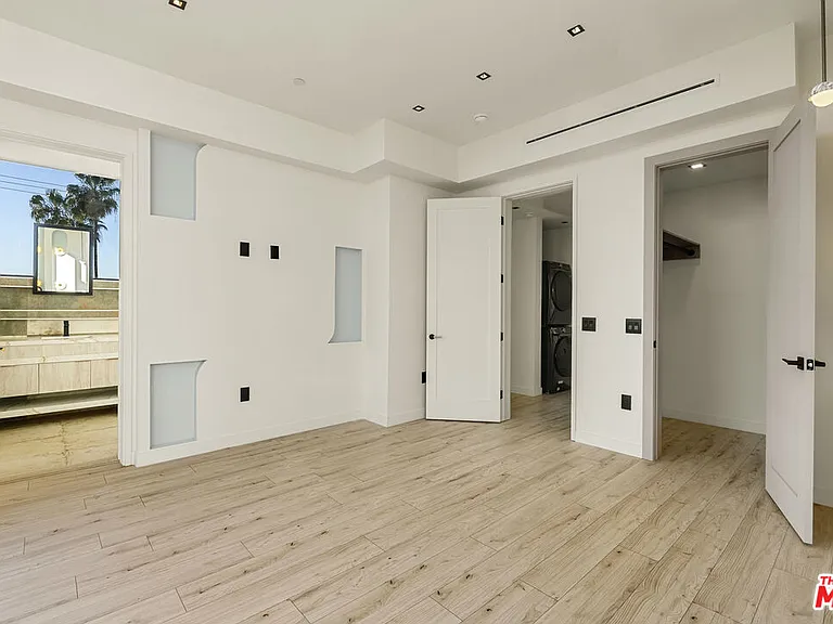 1021 N Ogden Dr #Penthouse 7 — Photo 11