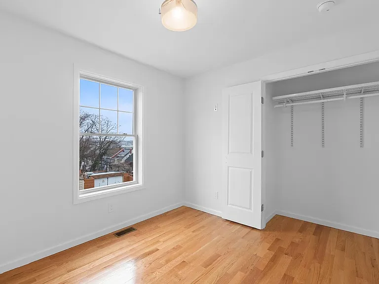 42 Hopper St #1 — Photo 4