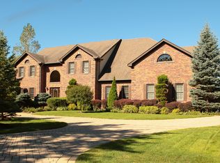 1940 Maple Pl, Riverwoods, IL 60015