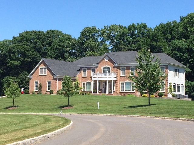 1st image of 39 Balmoral Dr