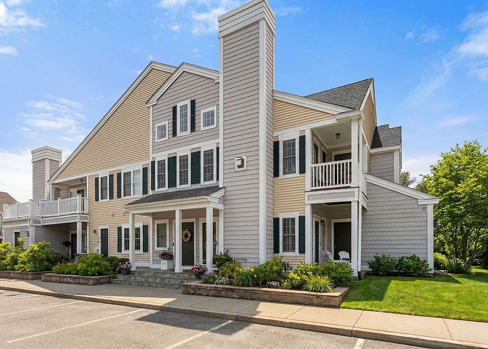 1st image of 36 Village Dr #36