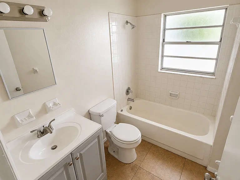 927 N Iowa Ave #B-15 — Photo 7